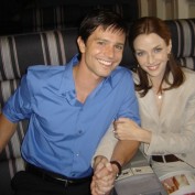 Annie Wersching with Jason Behr on Company Man set 03