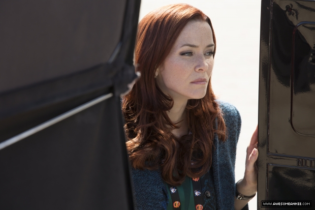 Annie Wersching in Dallas Promotional Photo 01