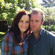 Annie Wersching and Scott Caan on Hawaii Five-0 set