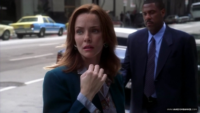 Annie Wersching as Diana Bloom in Journeyman