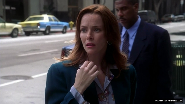 Annie Wersching as Diana Bloom in Journeyman