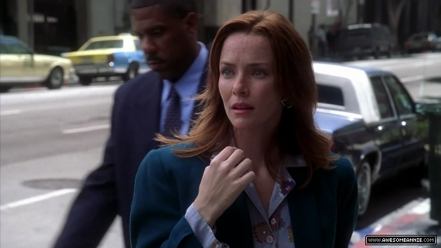 Annie Wersching as Diana Bloom in Journeyman