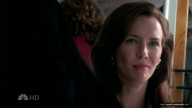 Annie Wersching as Diana Bloom in Journeyman