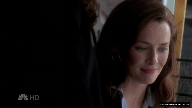 Annie Wersching as Diana Bloom in Journeyman