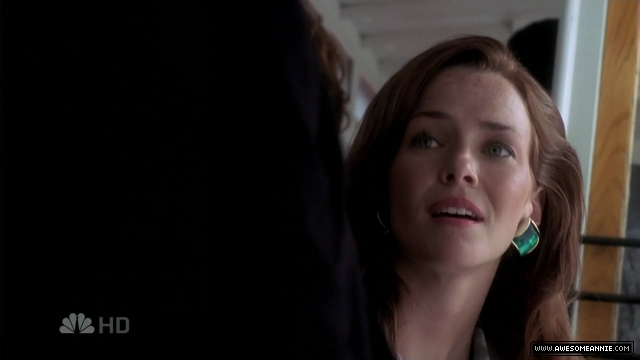 Annie Wersching as Diana Bloom in Journeyman