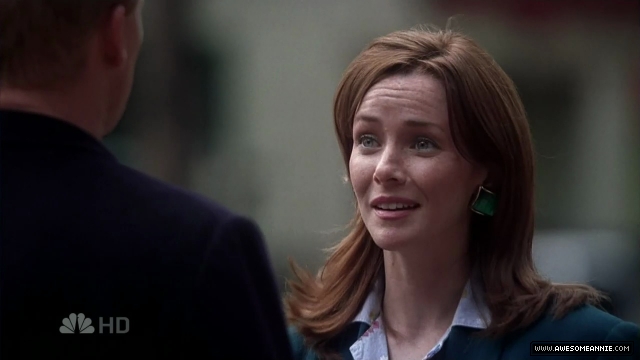 Annie Wersching as Diana Bloom in Journeyman