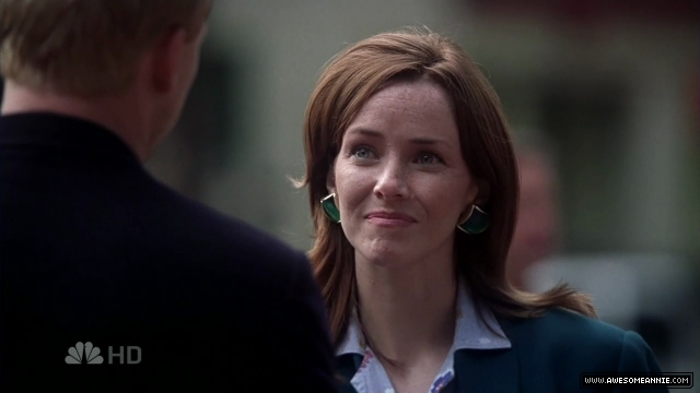 Annie Wersching as Diana Bloom in Journeyman