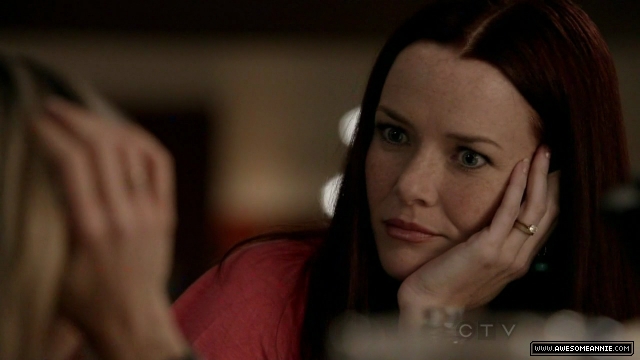 Annie Wersching in No Ordinary Family