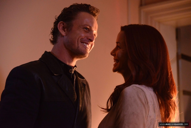 annie-wersching-david-lyons-revolution-laughing