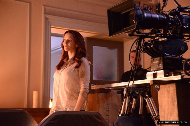 annie-wersching-revolution-bts